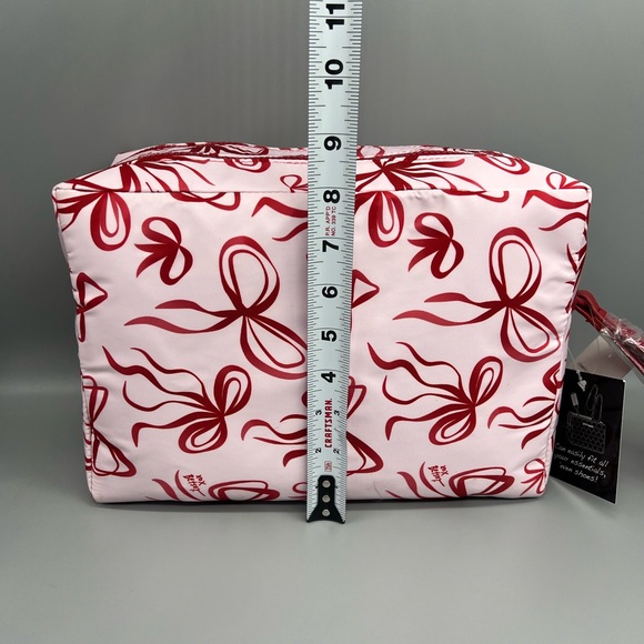 Betsey Johnson travel cosmetics bag - Picture 4 of 11